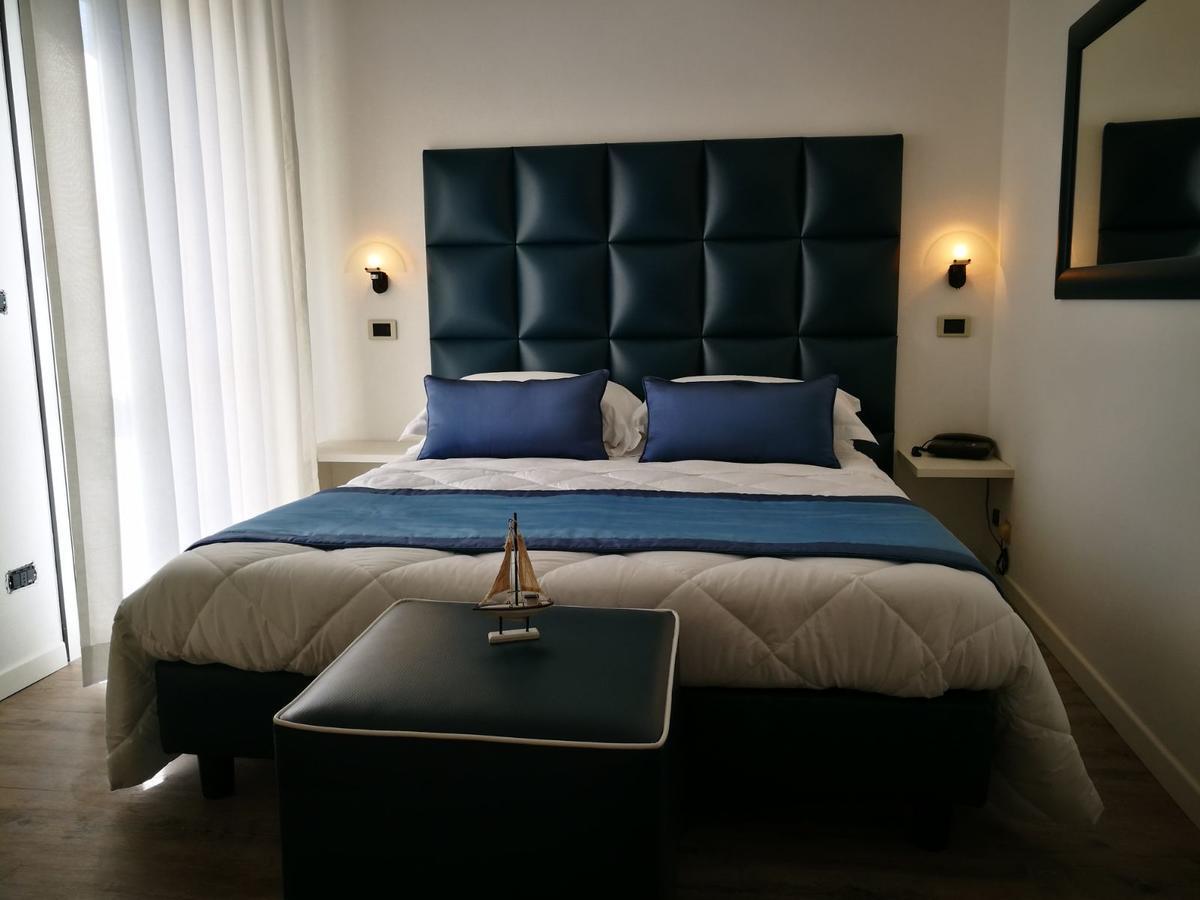 Hotel Rombino ฟอนเตบลันดา ภายนอก รูปภาพ