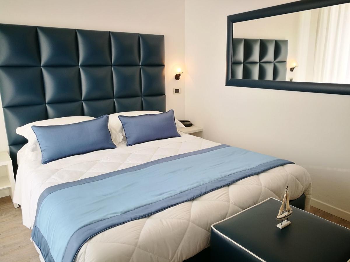 Hotel Rombino ฟอนเตบลันดา ภายนอก รูปภาพ